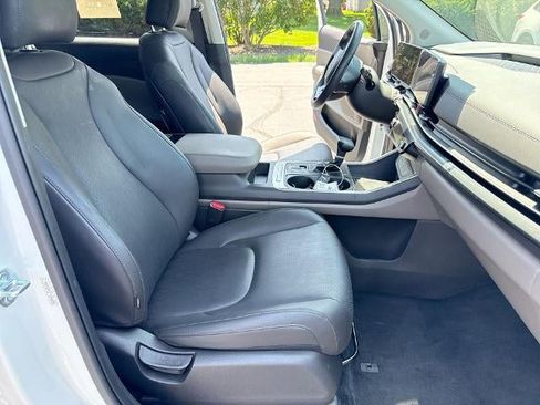 Used 2026 Kia Carnival FWD image 27