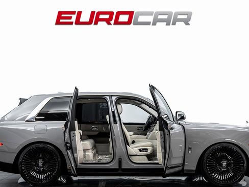Used 2021 Rolls-Royce Cullinan image 8