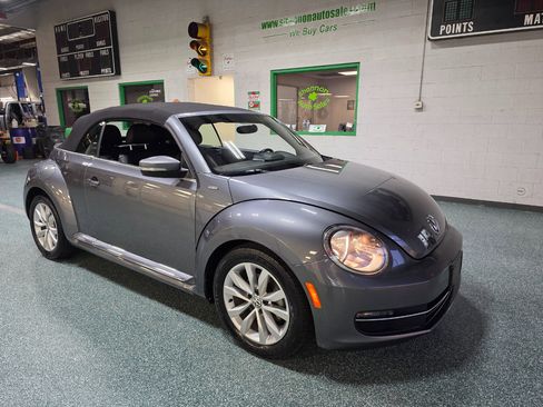 Used 2013 Volkswagen Beetle TDI image 4