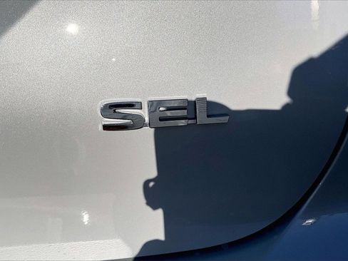 New 2026 Mitsubishi Outlander SEL image 12