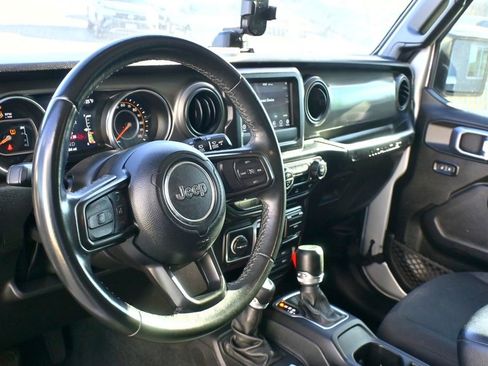 Used 2022 Jeep Wrangler Unlimited Sport image 18