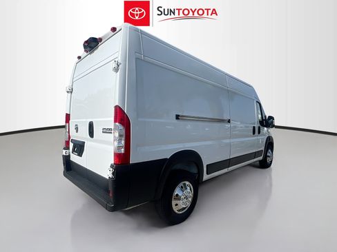 Used 2025 RAM ProMaster 2500 w/ Convenience Group FWD image 4