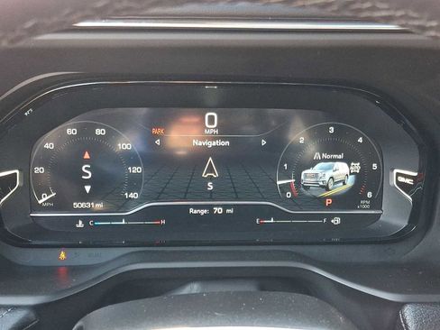 Used 2024 GMC Yukon XL Denali image 17