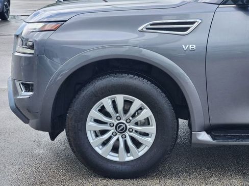 Used 2022 Nissan Armada SV image 5