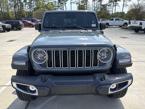 Used 2025 Jeep Wrangler Unlimited Sahara w/ Safety Group AWD/4WD image 3