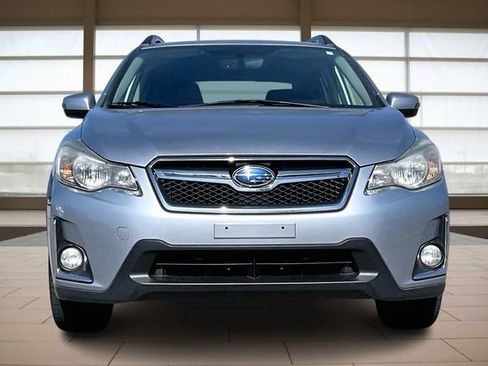 Used 2017 Subaru Crosstrek 2.0i Limited w/ Popular Package #2 image 3