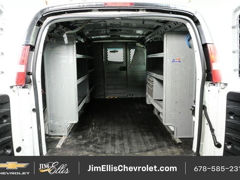 Used 2017 GMC Savana 2500 RWD image 25