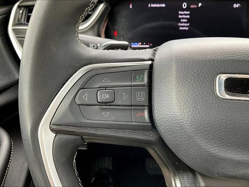 Used 2025 Jeep Grand Cherokee Altitude AWD/4WD image 10