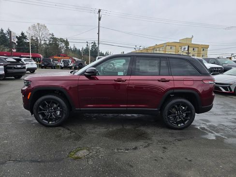 New 2025 Jeep Grand Cherokee Limited image 5