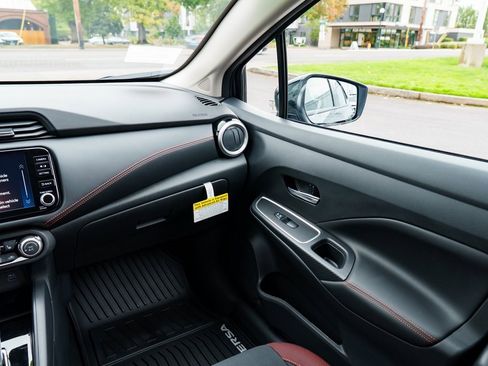 New 2025 Nissan Versa SR w/ Trunk Package image 9