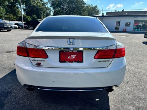 Used 2015 Honda Accord Sport image 4