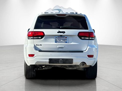 Used 2021 Jeep Grand Cherokee Laredo X image 4