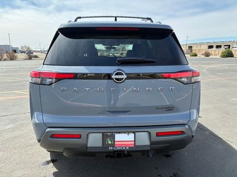 New 2026 Nissan Pathfinder Platinum image 5