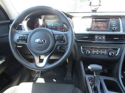 Used 2016 Kia Optima LX w/ Option Group 014 FWD image 14