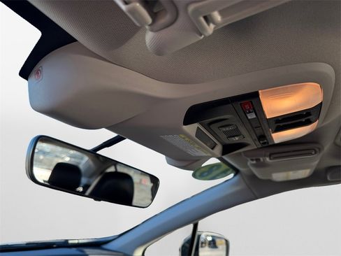 Used 2018 Subaru Impreza 2.0i Limited image 27