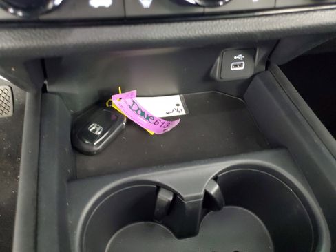 Used 2025 Honda HR-V Sport image 19