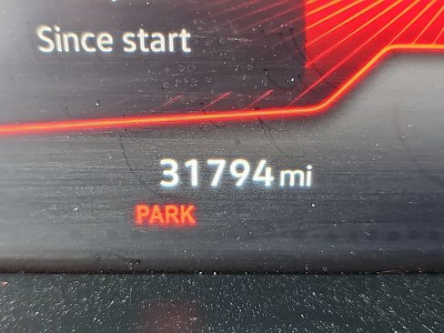 Used 2022 Volkswagen Tiguan SE R-Line AWD/4WD image 18