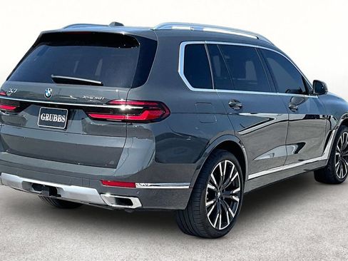 Used 2025 BMW X7 xDrive40i AWD/4WD image 2