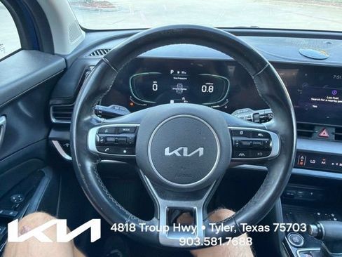 Used 2024 Kia Sportage EX FWD image 18