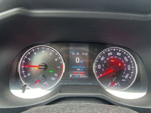 Used 2021 Toyota RAV4 LE image 7