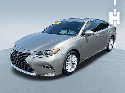 Used 2016 Lexus ES 350 w/ Premium Package w/Wood Trim FWD image 3