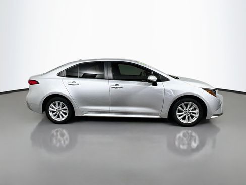 Used 2023 Toyota Corolla LE w/ LE Convenience Package FWD image 3