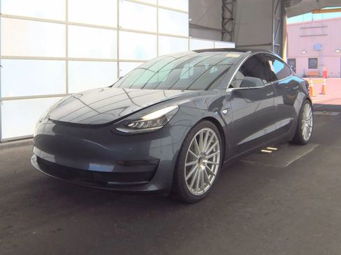 Used 2018 Tesla Model 3 Long Range RWD image 1