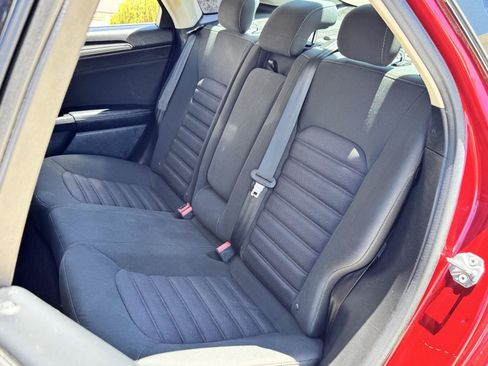 Used 2017 Ford Fusion SE w/ Fusion SE Technology Package FWD image 29