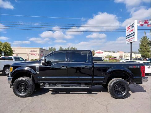 Used 2017 Ford F250 XLT w/ XLT Premium Package image 17
