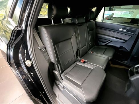 Used 2023 Volkswagen Atlas Cross Sport SE image 37