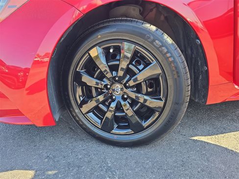 Used 2021 Toyota Corolla LE image 24