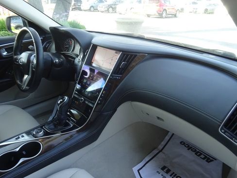 Used 2018 INFINITI Q50 Luxe w/ Essential Package (3.0T Luxe) RWD image 14