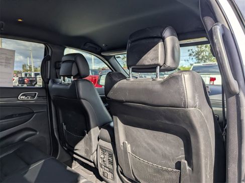 Used 2019 Jeep Grand Cherokee Limited w/ Trailer Tow Group IV image 12