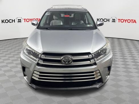 Used 2017 Toyota Highlander Limited AWD/4WD image 2