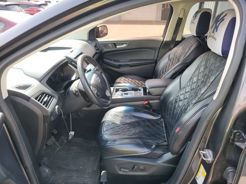 Used 2020 Ford Edge SE image 7