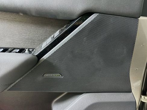 New 2026 Land Rover Range Rover Velar Dynamic SE image 20