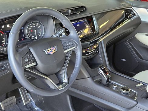 Used 2024 Cadillac XT6 Sport w/ Technology Package image 12