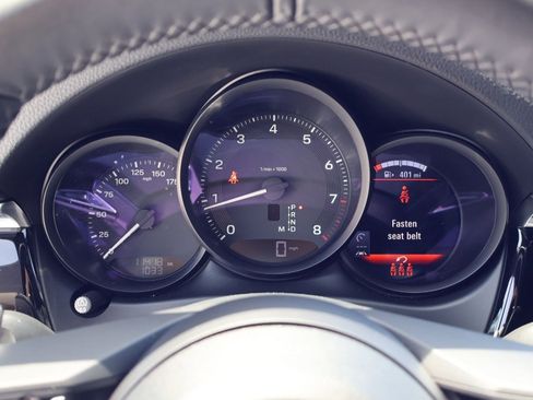 Certified 2025 Porsche Macan AWD/4WD image 16