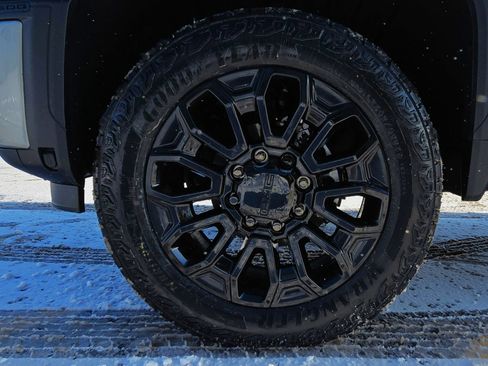 New 2026 GMC Sierra 2500 Denali Ultimate w/ LPO, Black Badging Package image 11