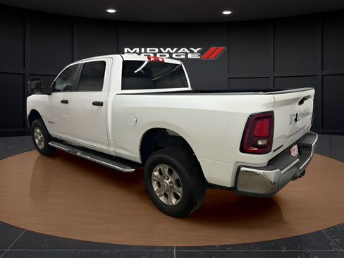 Used 2025 RAM 2500 Big Horn AWD/4WD image 3