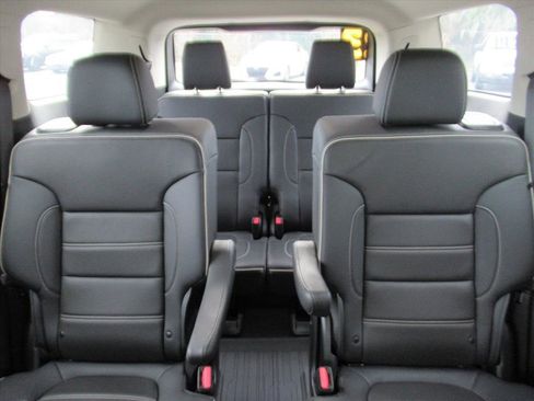 Used 2023 GMC Acadia Denali w/ Denali Ultimate Package image 31