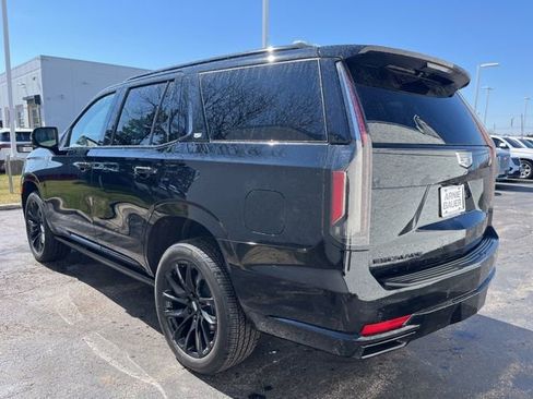 Used 2024 Cadillac Escalade Sport Platinum w/ LPO, ONYX Package image 4