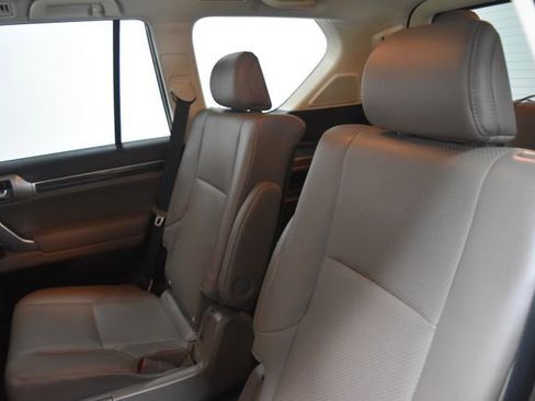 Used 2021 Lexus GX 460 Luxury image 17