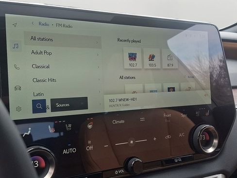 Used 2024 Lexus RX 350 Premium Plus w/ Convenience Package image 18