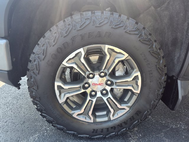 Used 2024 GMC Sierra 1500 Pro w/ Graphite Edition AWD/4WD image 10