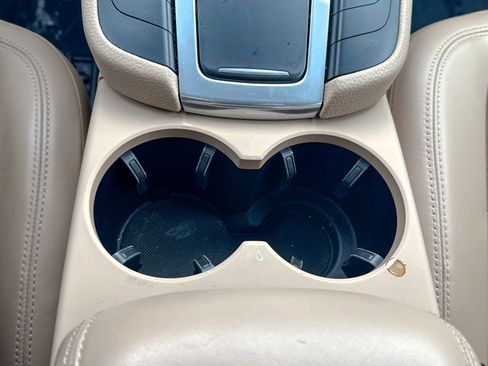 Used 2021 Porsche Macan Base image 43