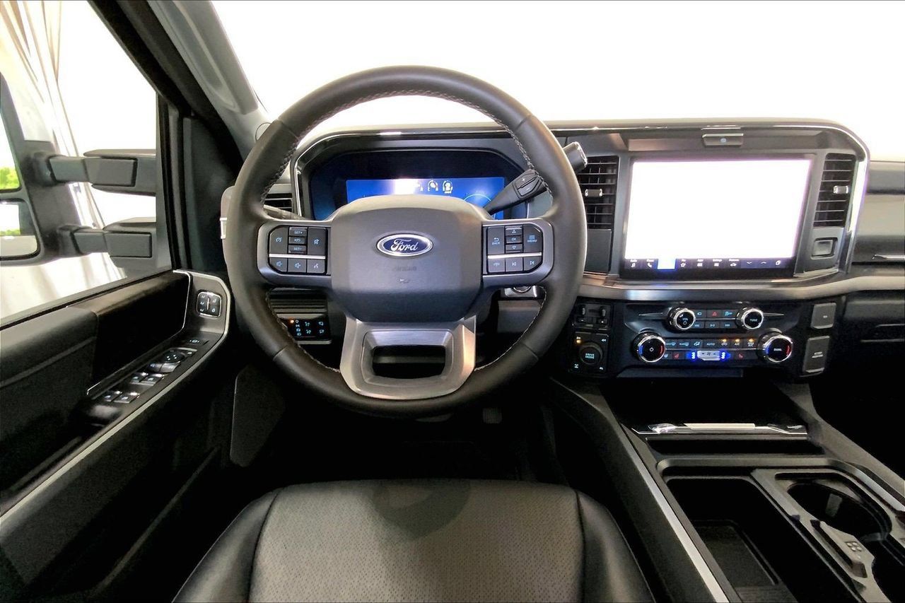 Used 2026 Ford F350 Lariat AWD/4WD image 4