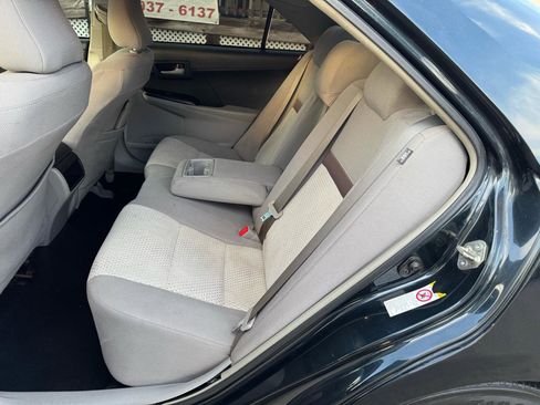 Used 2014 Toyota Camry LE FWD image 16