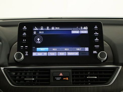 Used 2018 Honda Accord Touring image 24