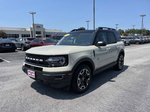Used 2024 Ford Bronco Sport Outer Banks w/ Tech Package AWD/4WD image 9